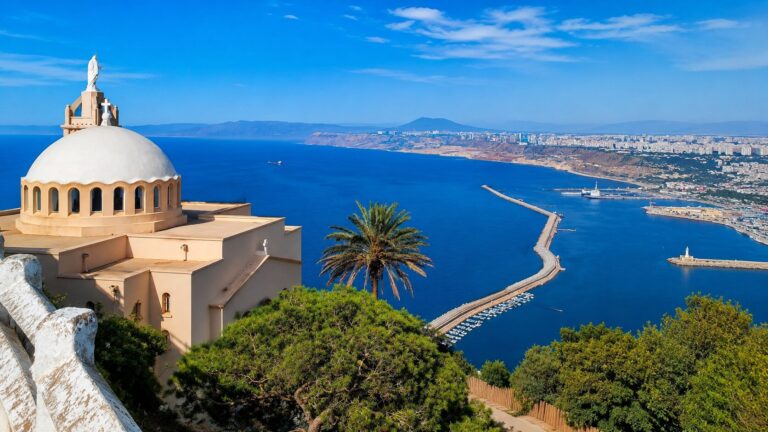santa cruz oran vue mer.jpg Tramway en Algérie : villes desservies, lignes, stations, horaires, tarifs et billets