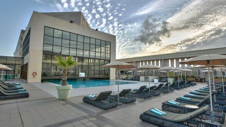 sofitel alger hamma garden piscine.jpg Groupe HTT Algérie : hôtels d’exception, Sahara et thermalisme